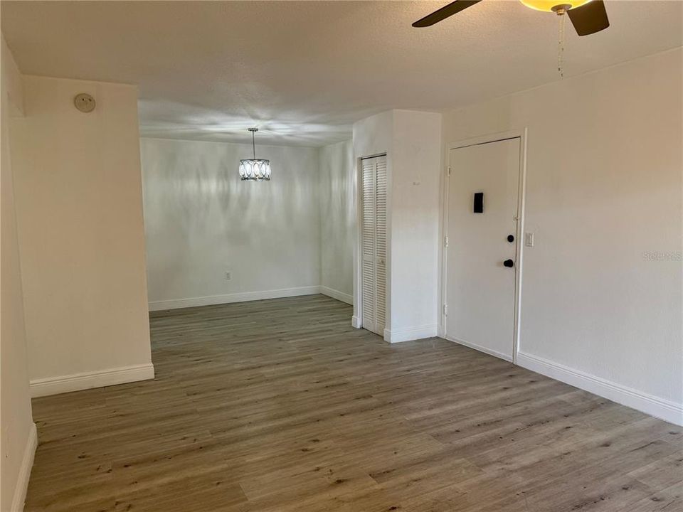 For Rent: $1,450 (2 beds, 1 baths, 826 Square Feet)