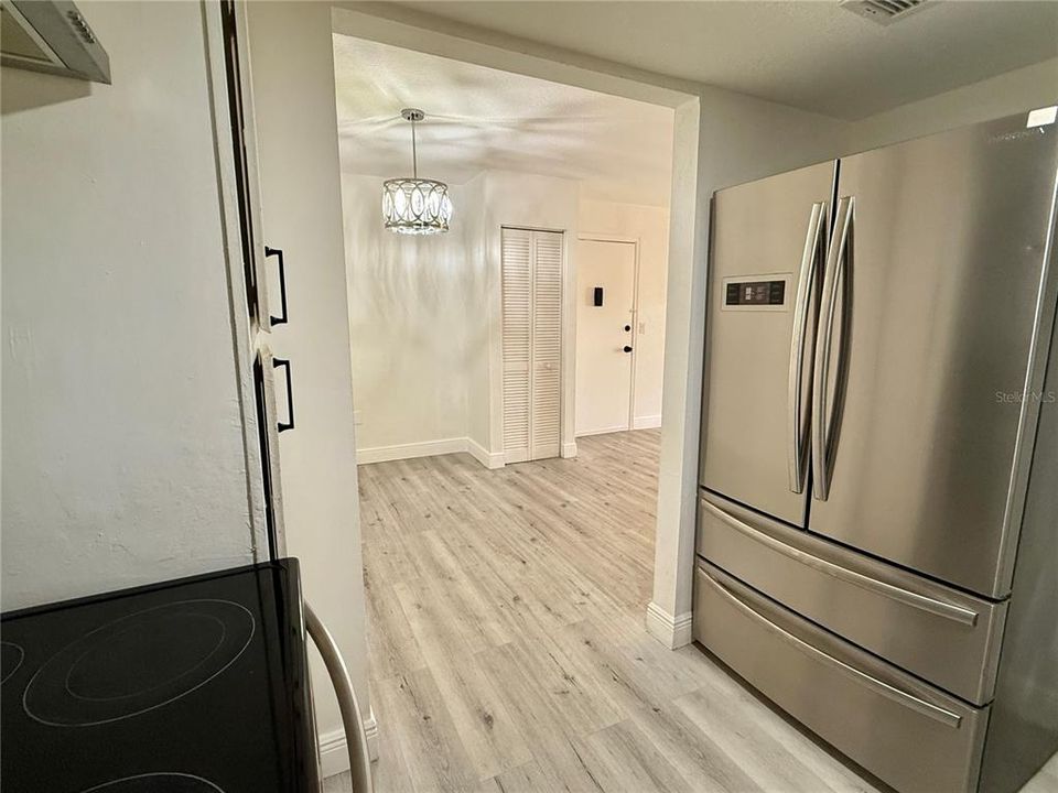 For Rent: $1,450 (2 beds, 1 baths, 826 Square Feet)