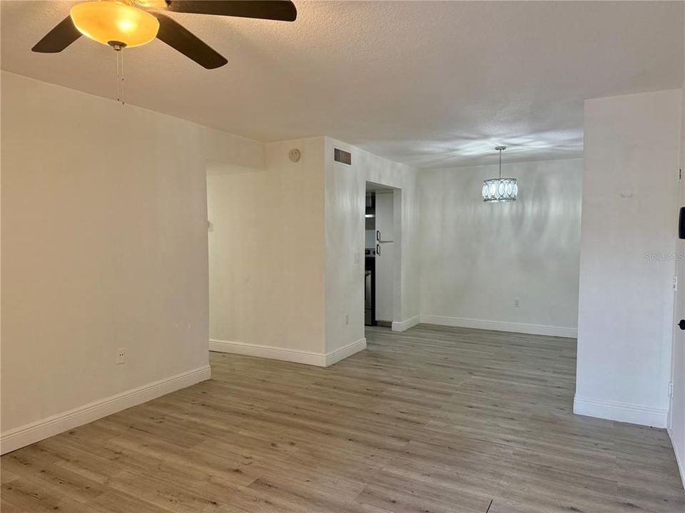 For Rent: $1,450 (2 beds, 1 baths, 826 Square Feet)