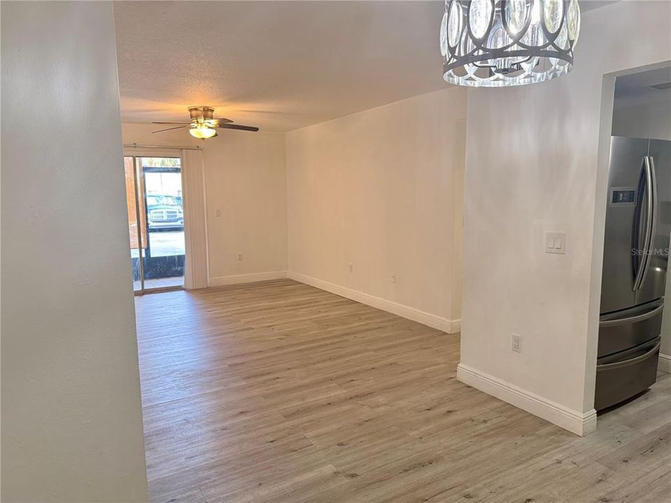 For Rent: $1,450 (2 beds, 1 baths, 826 Square Feet)