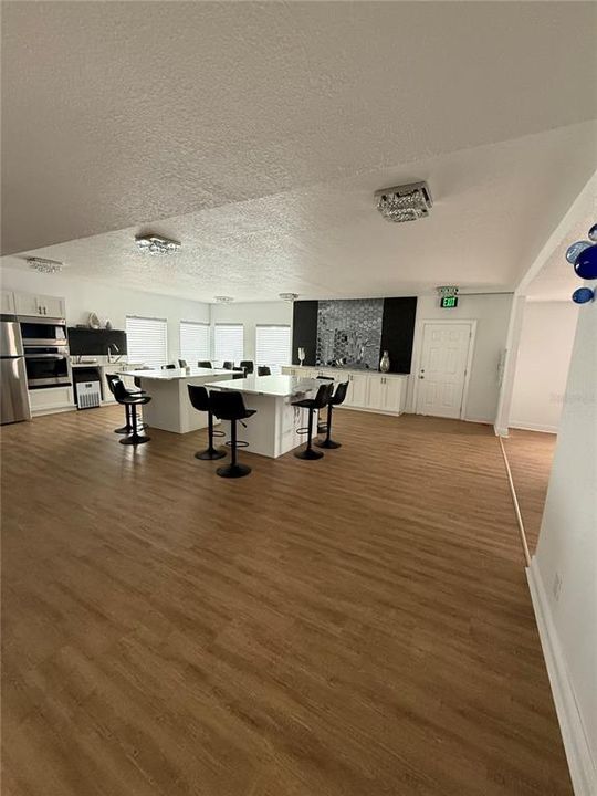 For Rent: $1,450 (2 beds, 1 baths, 826 Square Feet)