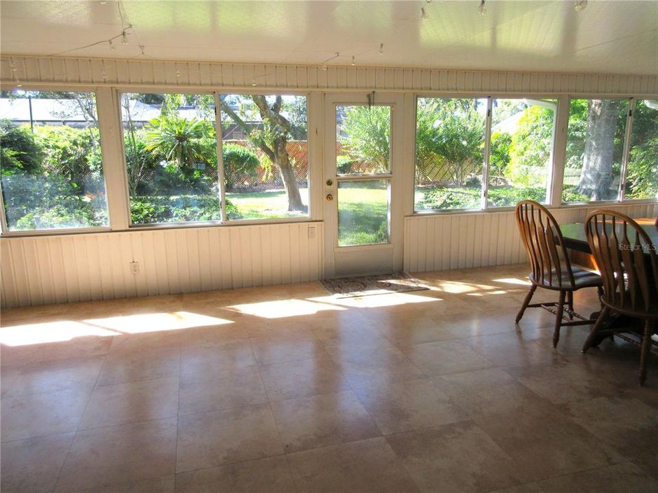 For Sale: $384,000 (4 beds, 3 baths, 2115 Square Feet)