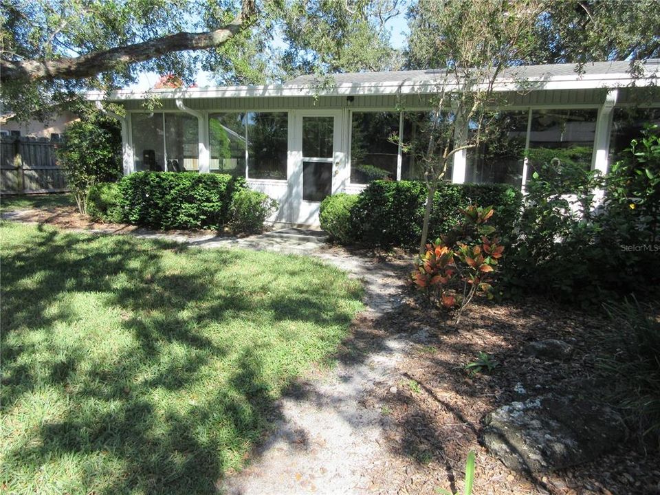 For Sale: $384,000 (4 beds, 3 baths, 2115 Square Feet)