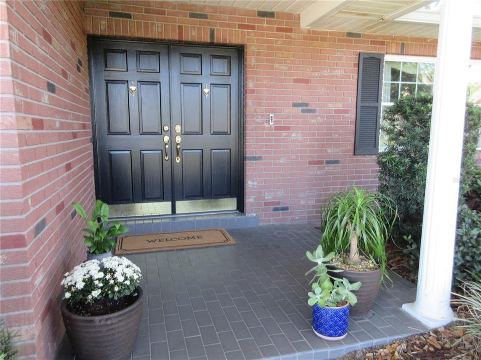 For Sale: $384,000 (4 beds, 3 baths, 2115 Square Feet)