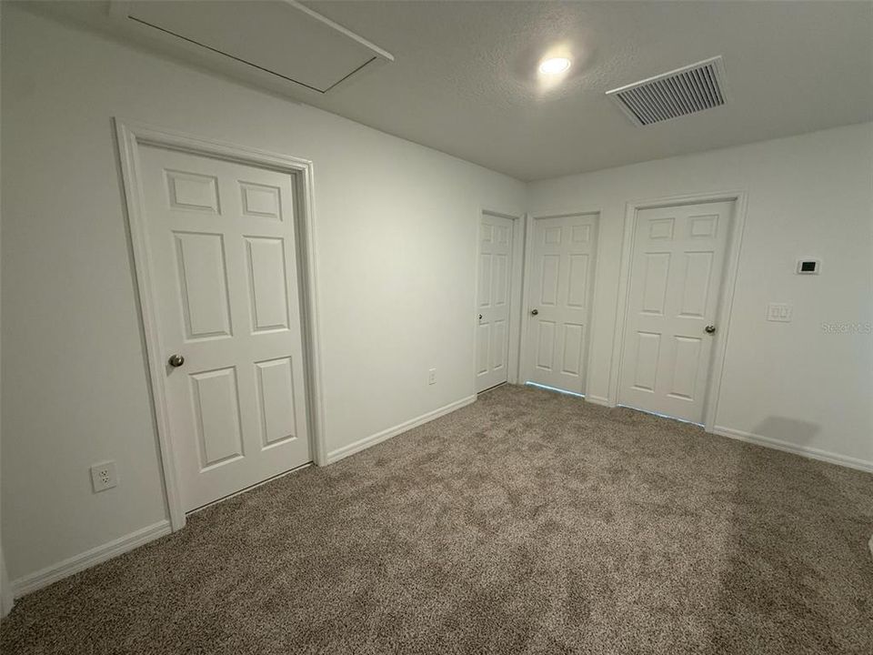 Active With Contract: $2,075 (3 beds, 2 baths, 1485 Square Feet)