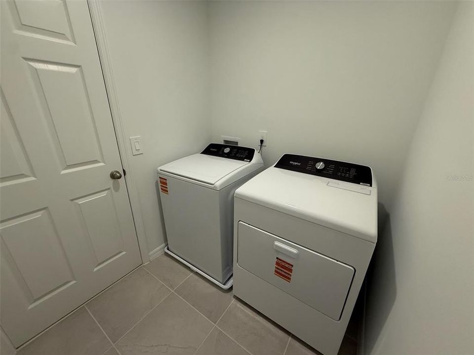 Active With Contract: $2,075 (3 beds, 2 baths, 1485 Square Feet)