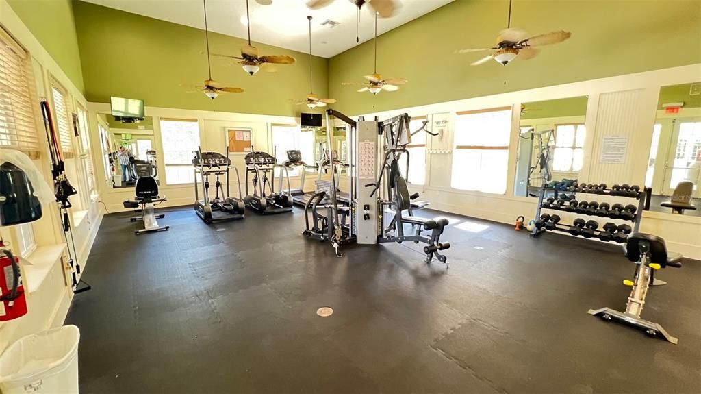 For Rent: $2,300 (3 beds, 2 baths, 1575 Square Feet)