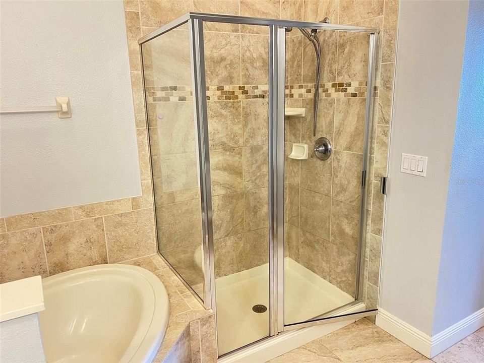 For Rent: $2,300 (3 beds, 2 baths, 1575 Square Feet)