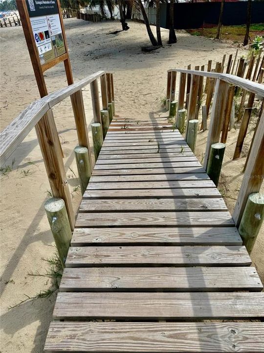 For Rent: $2,000 (1 beds, 0 baths, 700 Square Feet)