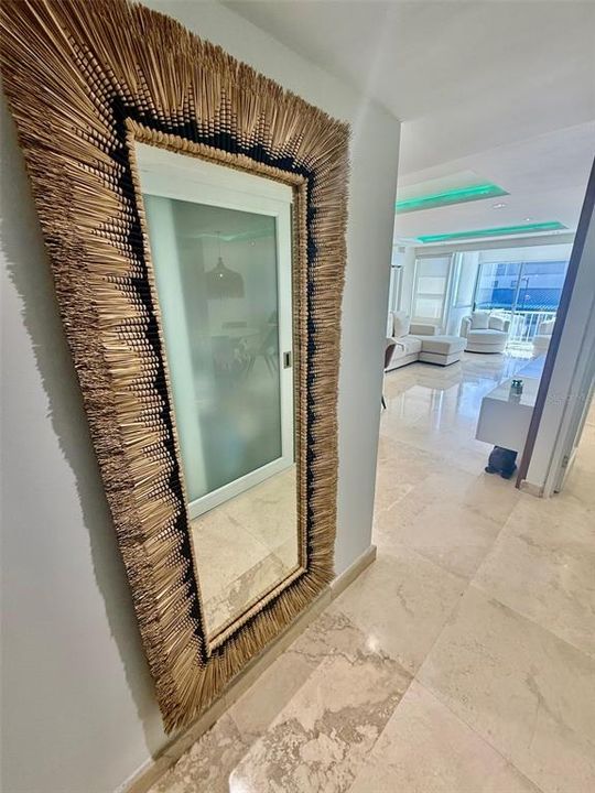 For Rent: $2,000 (1 beds, 0 baths, 700 Square Feet)