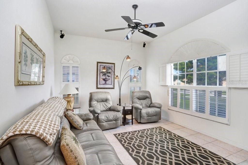 合同活跃: $525,000 (4 贝兹, 3 浴室, 2495 平方英尺)