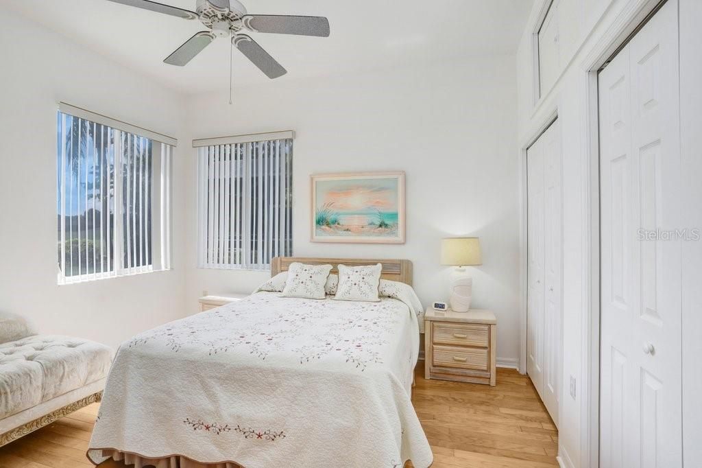 合同活跃: $525,000 (4 贝兹, 3 浴室, 2495 平方英尺)