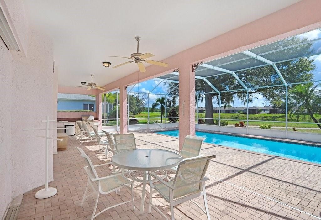 合同活跃: $525,000 (4 贝兹, 3 浴室, 2495 平方英尺)