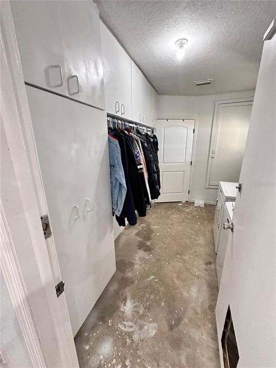 For Sale: $439,900 (3 beds, 2 baths, 1450 Square Feet)