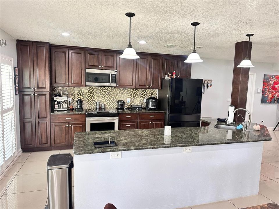 For Sale: $439,900 (3 beds, 2 baths, 1450 Square Feet)