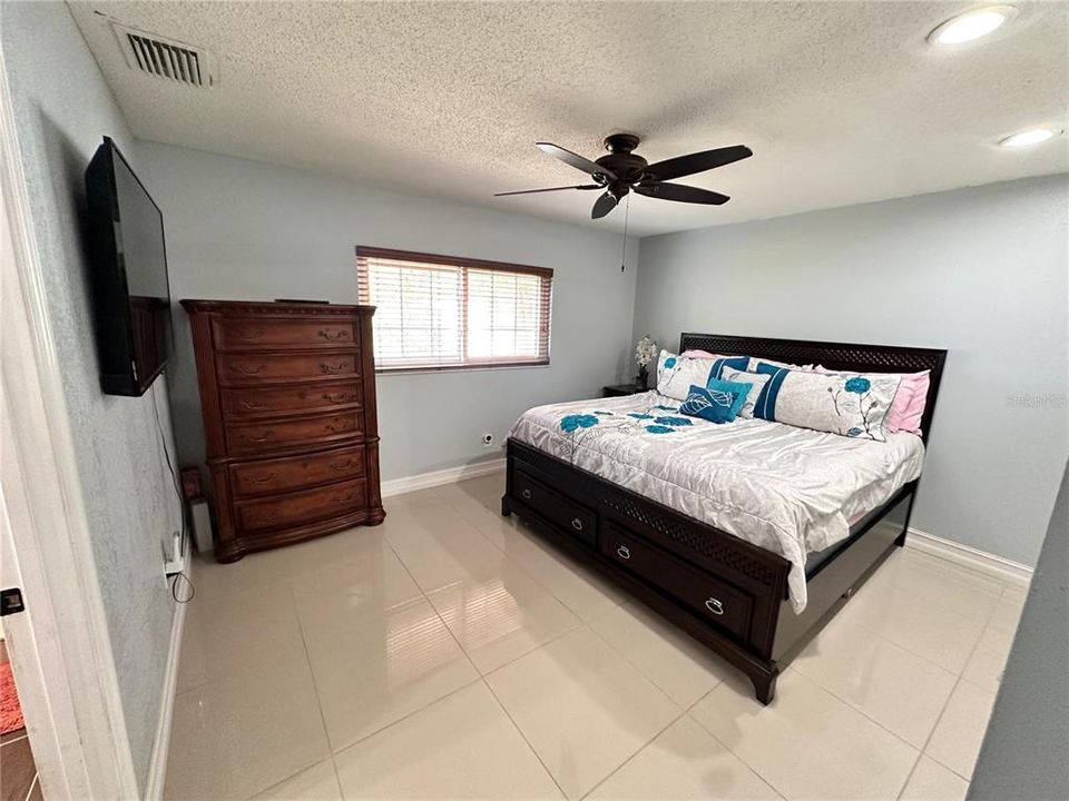 For Sale: $439,900 (3 beds, 2 baths, 1450 Square Feet)