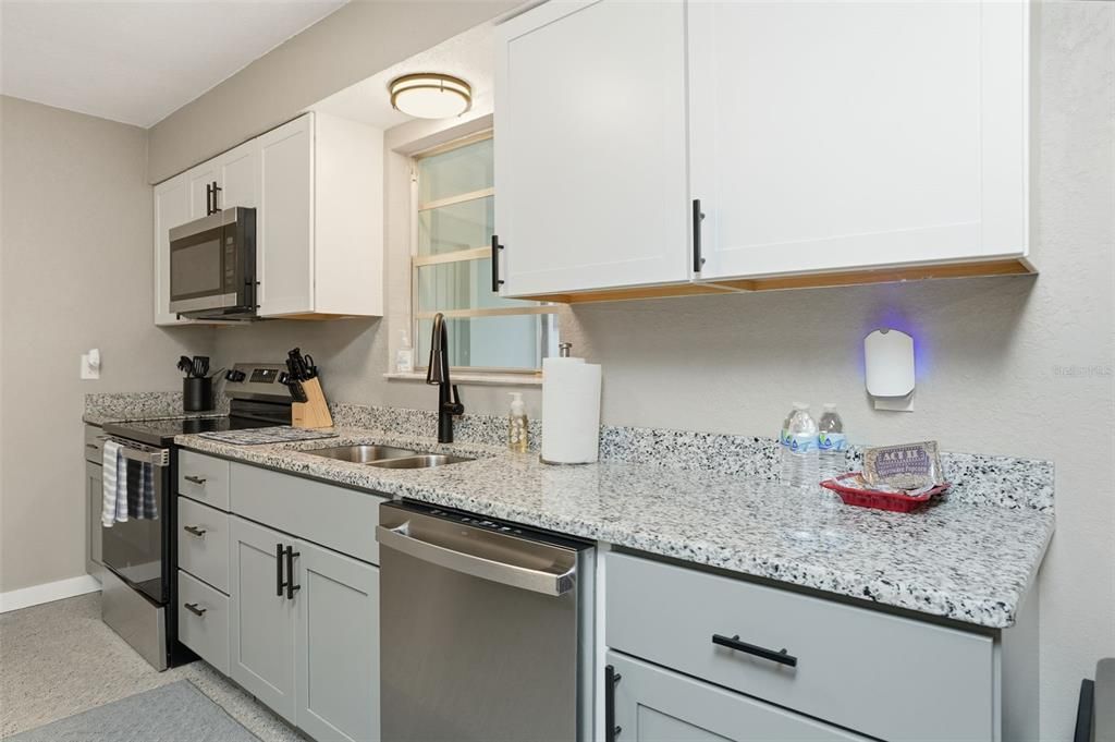 待售: $423,000 (3 贝兹, 2 浴室, 1574 平方英尺)