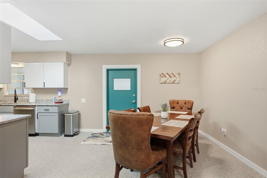 待售: $423,000 (3 贝兹, 2 浴室, 1574 平方英尺)