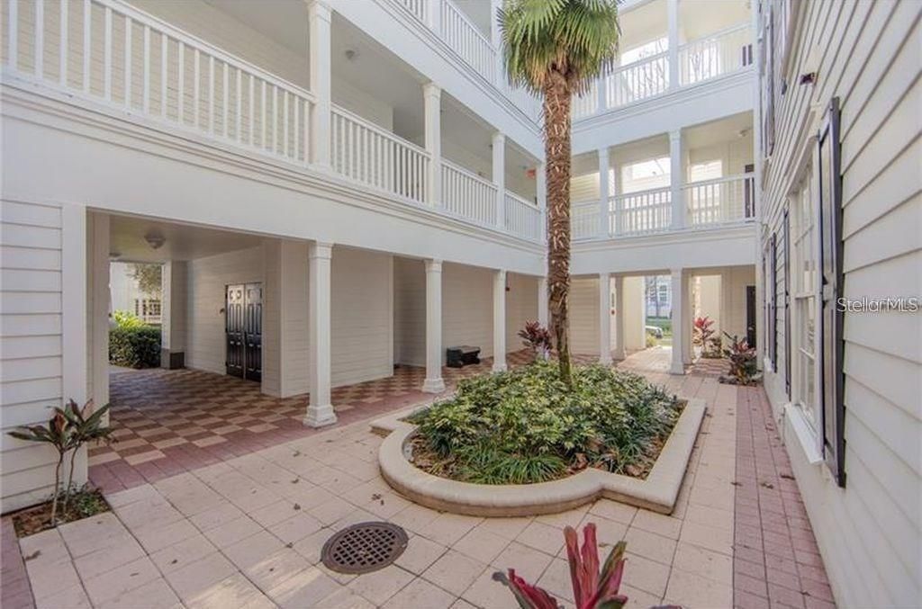 Active With Contract: $2,000 (2 beds, 2 baths, 1261 Square Feet)