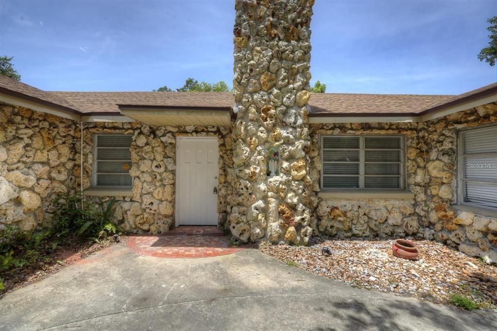 For Sale: $399,999 (3 beds, 2 baths, 2626 Square Feet)