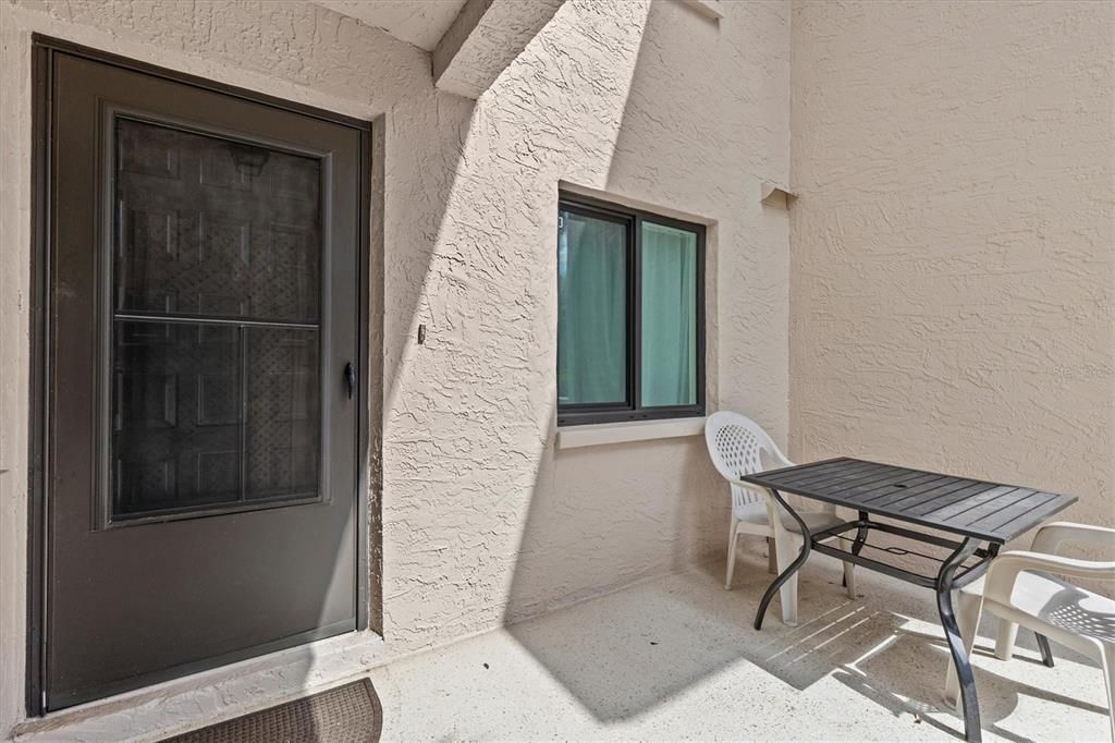 For Sale: $290,000 (2 beds, 2 baths, 1178 Square Feet)