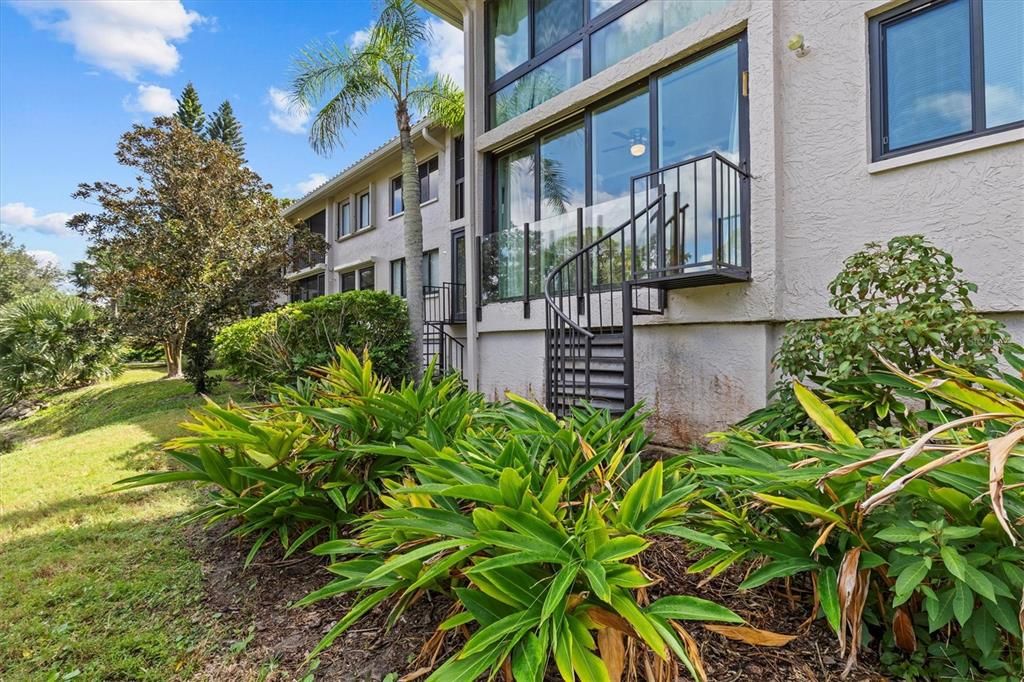 For Sale: $290,000 (2 beds, 2 baths, 1178 Square Feet)