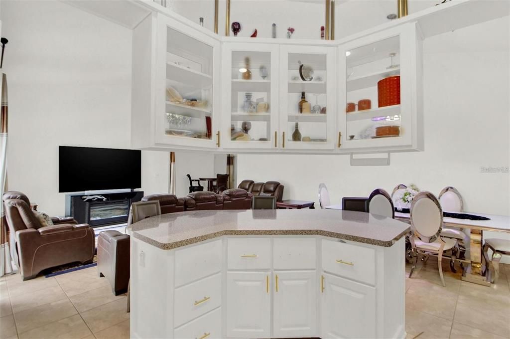 Active With Contract: $400,000 (4 beds, 2 baths, 1764 Square Feet)