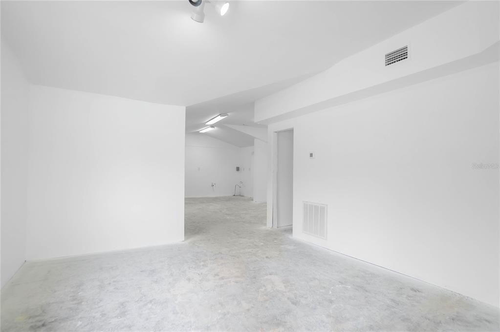 For Sale: $224,900 (3 beds, 1 baths, 2448 Square Feet)