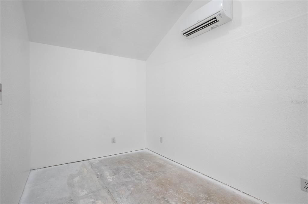 For Sale: $224,900 (3 beds, 1 baths, 2448 Square Feet)