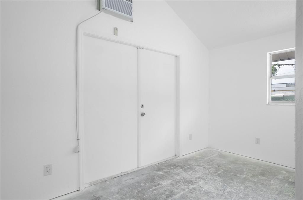 For Sale: $224,900 (3 beds, 1 baths, 2448 Square Feet)