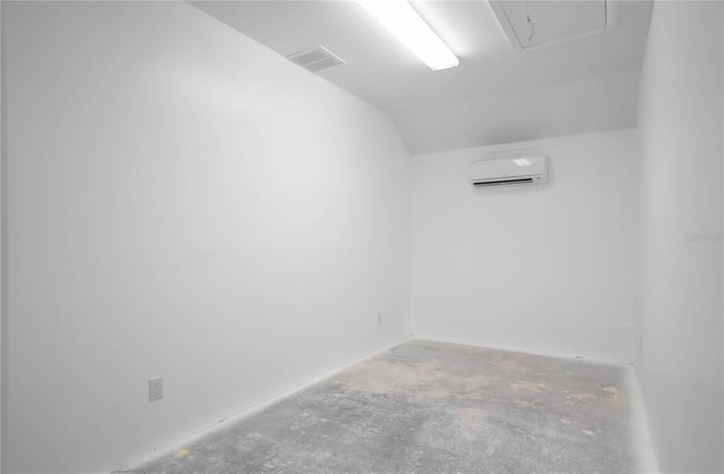 For Sale: $224,900 (3 beds, 1 baths, 2448 Square Feet)