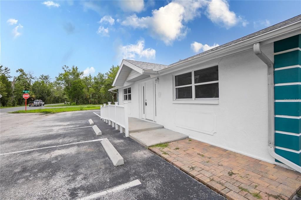 For Sale: $224,900 (3 beds, 1 baths, 2448 Square Feet)