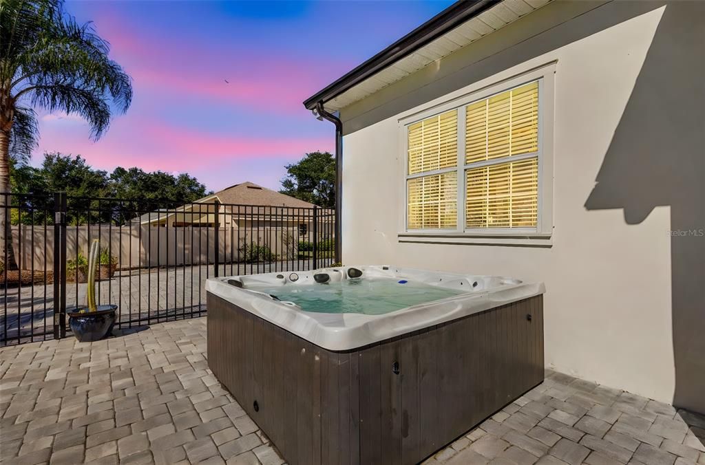 待售: $850,000 (5 贝兹, 3 浴室, 3811 平方英尺)