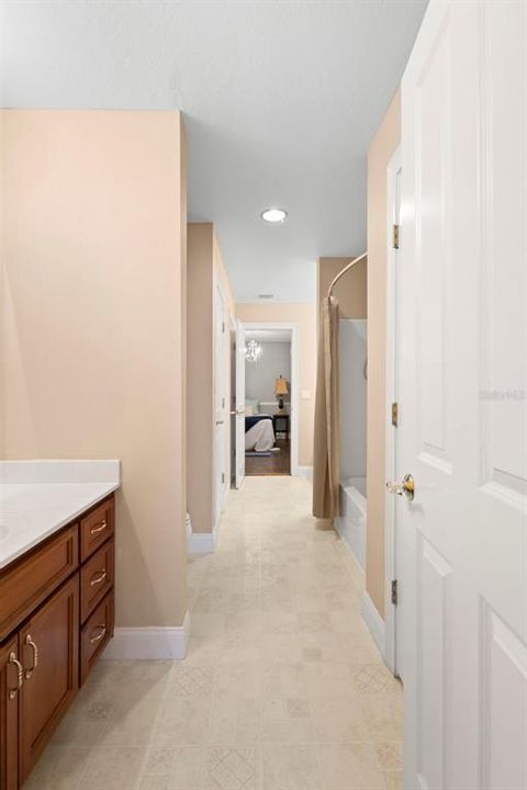 待售: $850,000 (5 贝兹, 3 浴室, 3811 平方英尺)