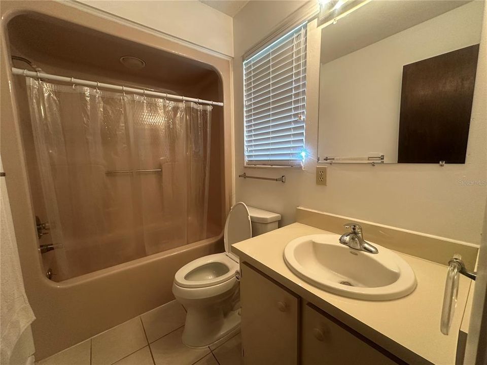 Под контрактом: $235,000 (2 спален, 2 ванн, 1031 Квадратных фут)