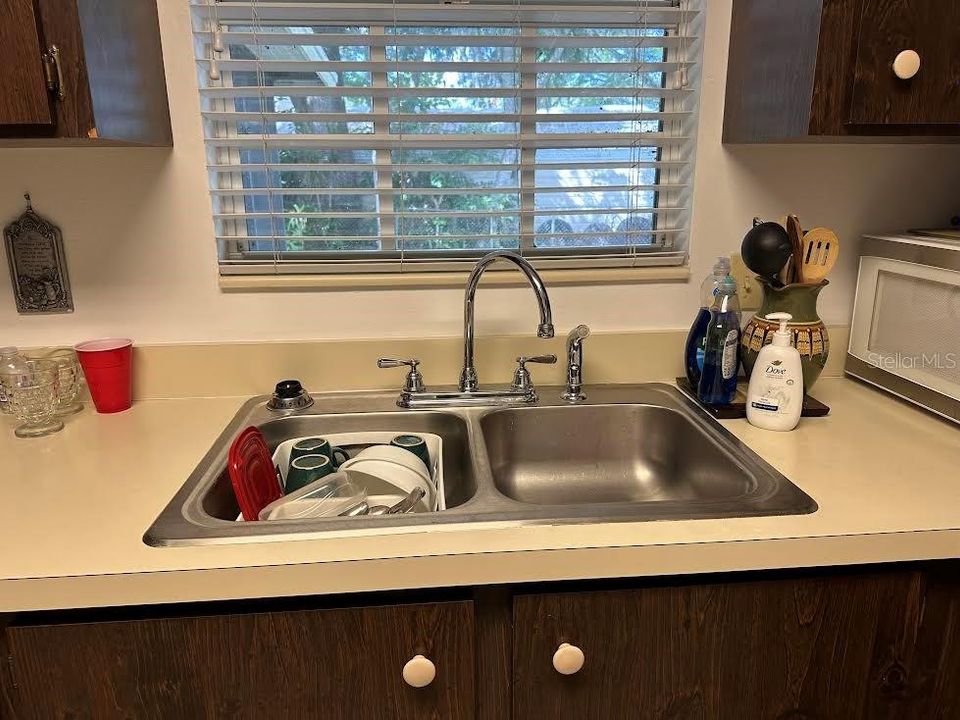 Под контрактом: $235,000 (2 спален, 2 ванн, 1031 Квадратных фут)