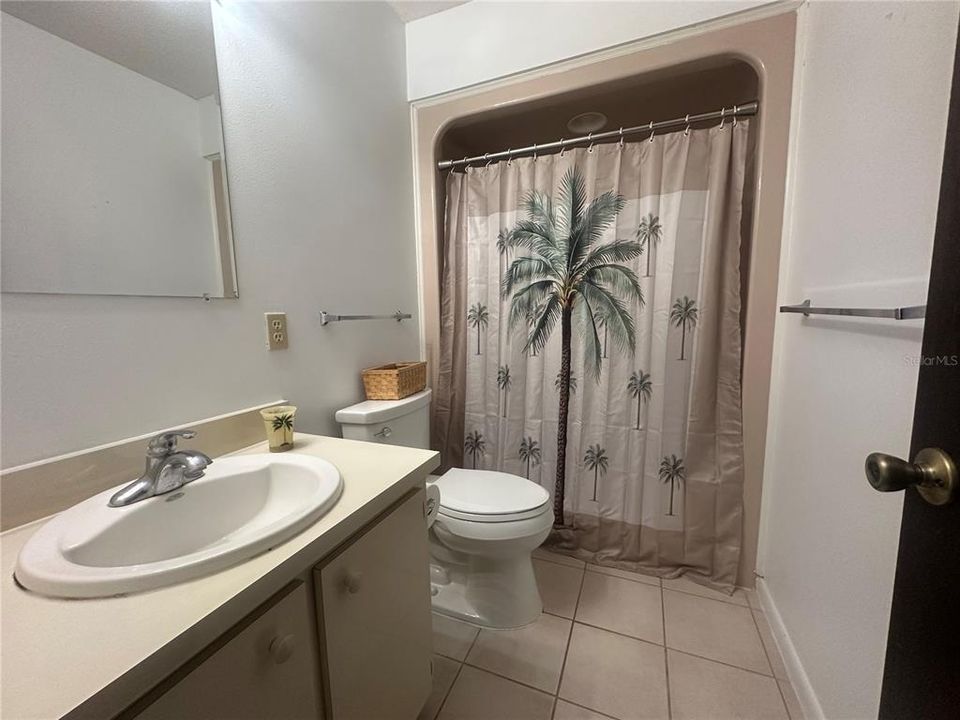 Под контрактом: $235,000 (2 спален, 2 ванн, 1031 Квадратных фут)