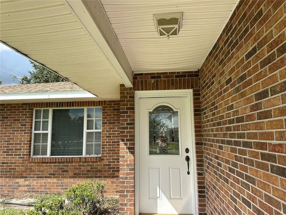 Под контрактом: $235,000 (2 спален, 2 ванн, 1031 Квадратных фут)