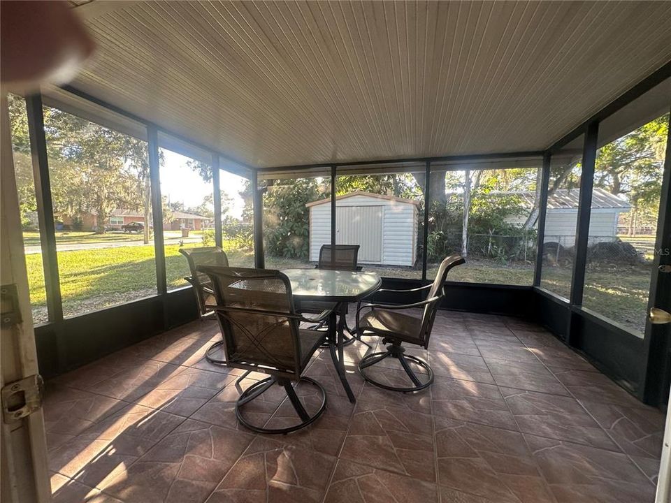 Под контрактом: $235,000 (2 спален, 2 ванн, 1031 Квадратных фут)