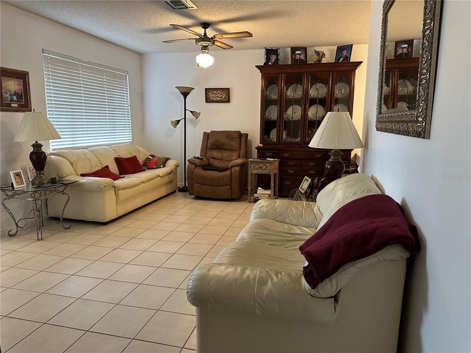 Под контрактом: $235,000 (2 спален, 2 ванн, 1031 Квадратных фут)