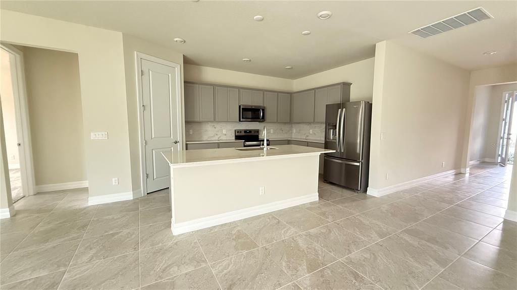 For Rent: $2,650 (4 beds, 3 baths, 2258 Square Feet)