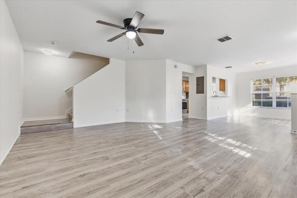 En Venta: $215,000 (3 camas, 2 baños, 1363 Pies cuadrados)