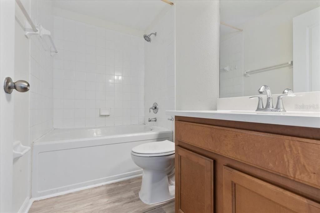 En Venta: $215,000 (3 camas, 2 baños, 1363 Pies cuadrados)