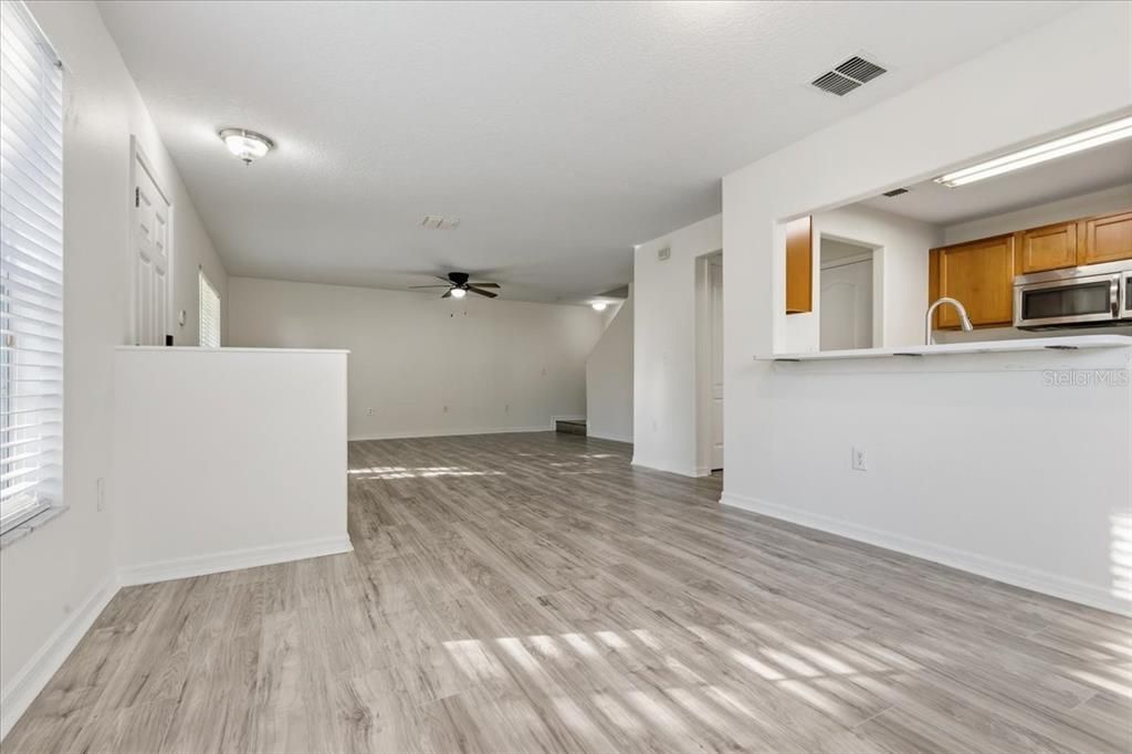 En Venta: $215,000 (3 camas, 2 baños, 1363 Pies cuadrados)