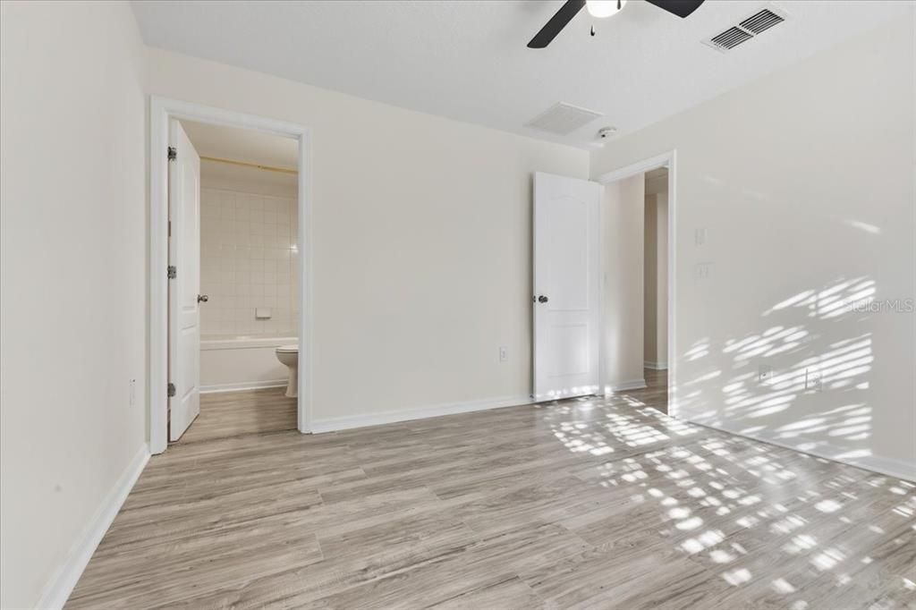 En Venta: $215,000 (3 camas, 2 baños, 1363 Pies cuadrados)