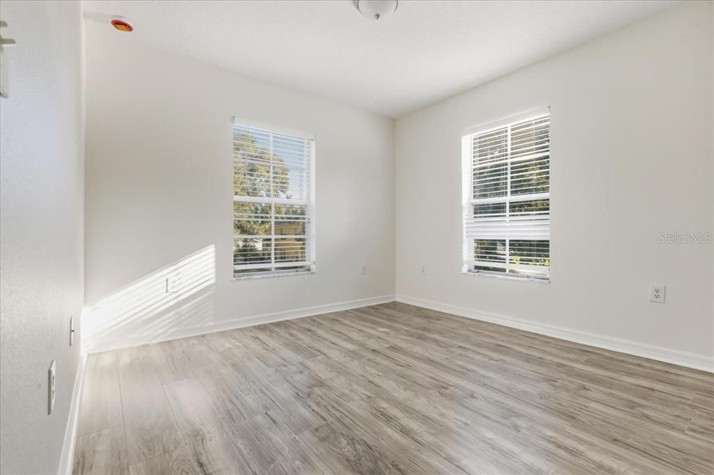 En Venta: $215,000 (3 camas, 2 baños, 1363 Pies cuadrados)