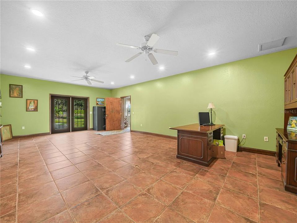 待售: $749,999 (4 贝兹, 2 浴室, 3801 平方英尺)