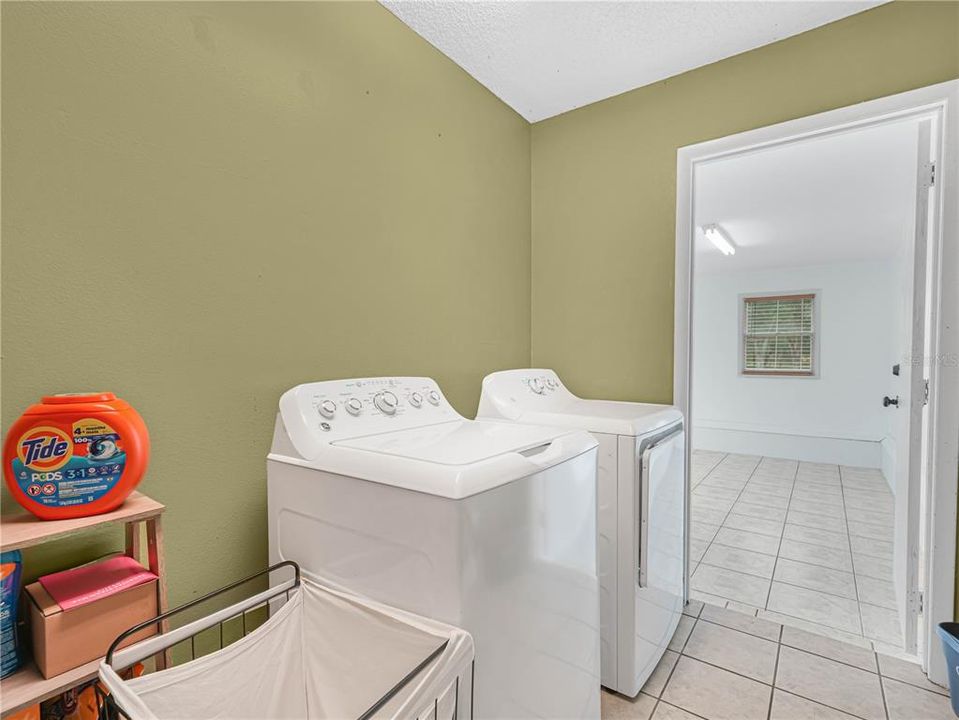 待售: $749,999 (4 贝兹, 2 浴室, 3801 平方英尺)