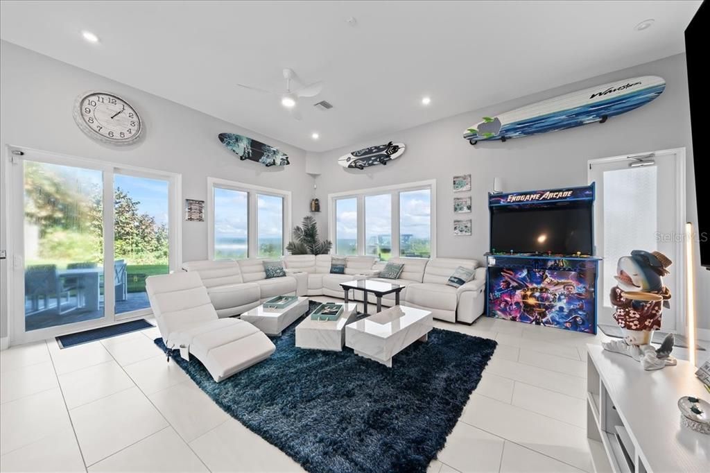 待售: $3,900,000 (6 贝兹, 6 浴室, 4781 平方英尺)