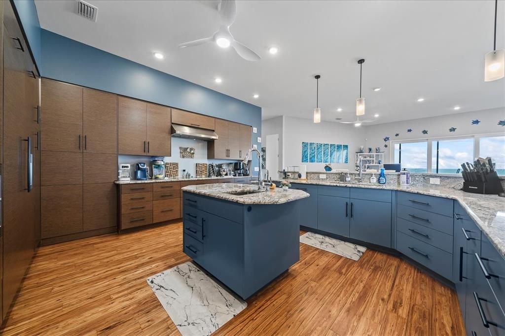 待售: $3,900,000 (6 贝兹, 6 浴室, 4781 平方英尺)